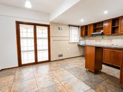 CASA 3 AMBIENTES TIPO DUPLEX BERAZATEGUI