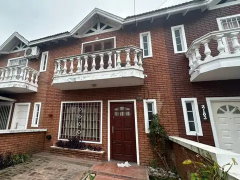 CASA 3 AMBIENTES TIPO DUPLEX BERAZATEGUI