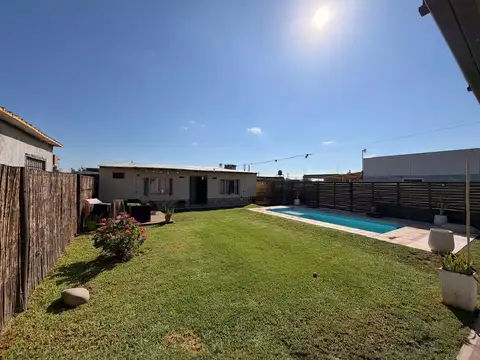 Casa Quincho con Piscina Barrio Privado Agata