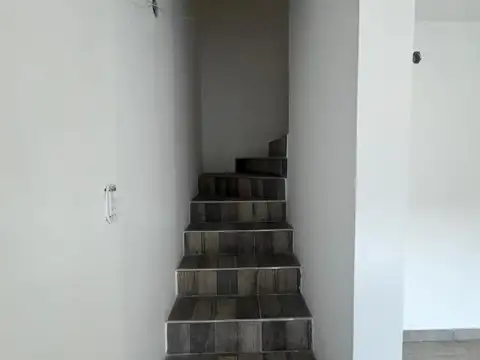 Depto Tipo Casa 3 ambientes con 2 baños
