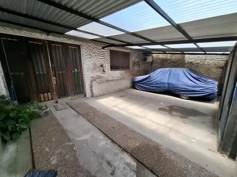 Casa 4 ambientes con 1 baño