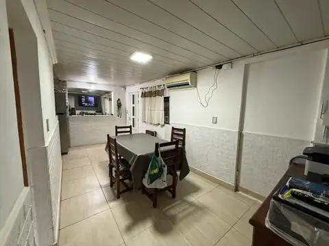 Casa 3 ambientes con 1 baño