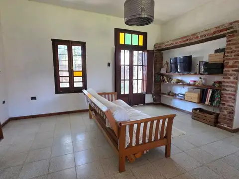 SE VENDE CASA CON GRAN PARQUE EN SAUCE VIEJO
