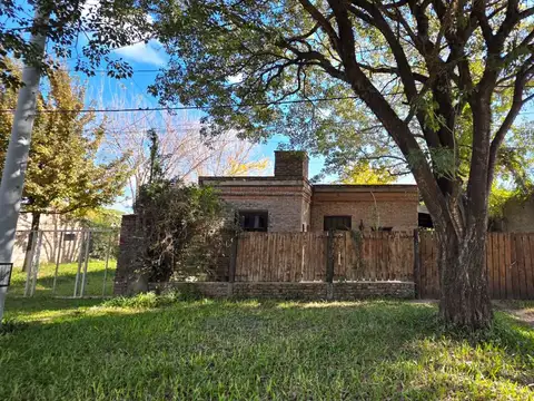 SE VENDE CASA CON GRAN PARQUE EN SAUCE VIEJO