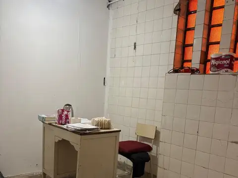 Venta Galpón 400 M2 + Vivienda en 1er piso!