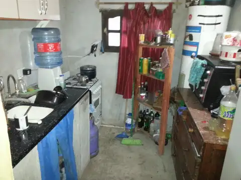 Casa 3 ambientes con 1 baño
