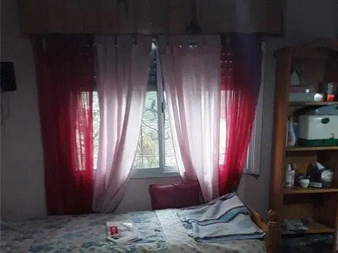 CASA AMPLIA MONTE GRANDE CENTRO