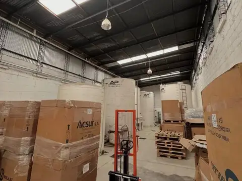 Galpon en Venta 43  mts Fondo
