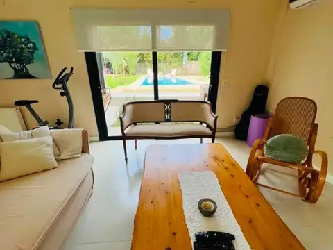 Casa en Venta con 4 cocheras