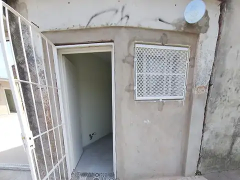 DPARTAMENTO DE 2 AMBIENTES CON PEQUEÑO PATIO