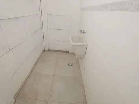 Depto Tipo Casa en Alquiler en Libertad, $ 300.000