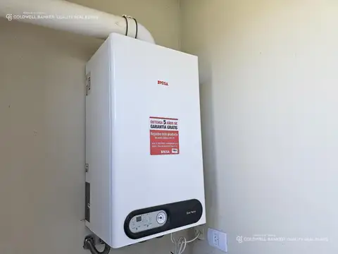 Casa en Alquiler con 2 cocheras