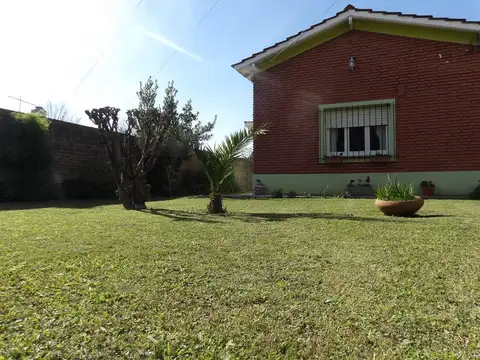 Excelente casa quinta en impecables condiciones   Oportunidad  