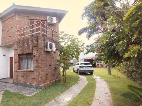 VENTA CASA 5 AMBIENTES CHALET COCHERA PILETA APTO CREDITO W. MORRIS