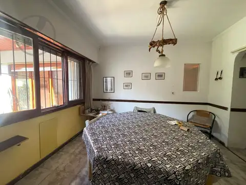 VENTA | CHALET 5 AMBIENTES | PARQUE LURO