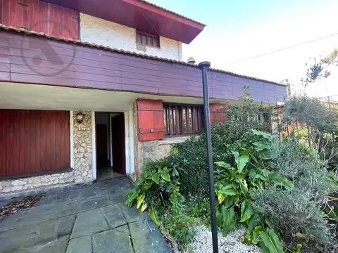 VENTA | CHALET 5 AMBIENTES | PARQUE LURO