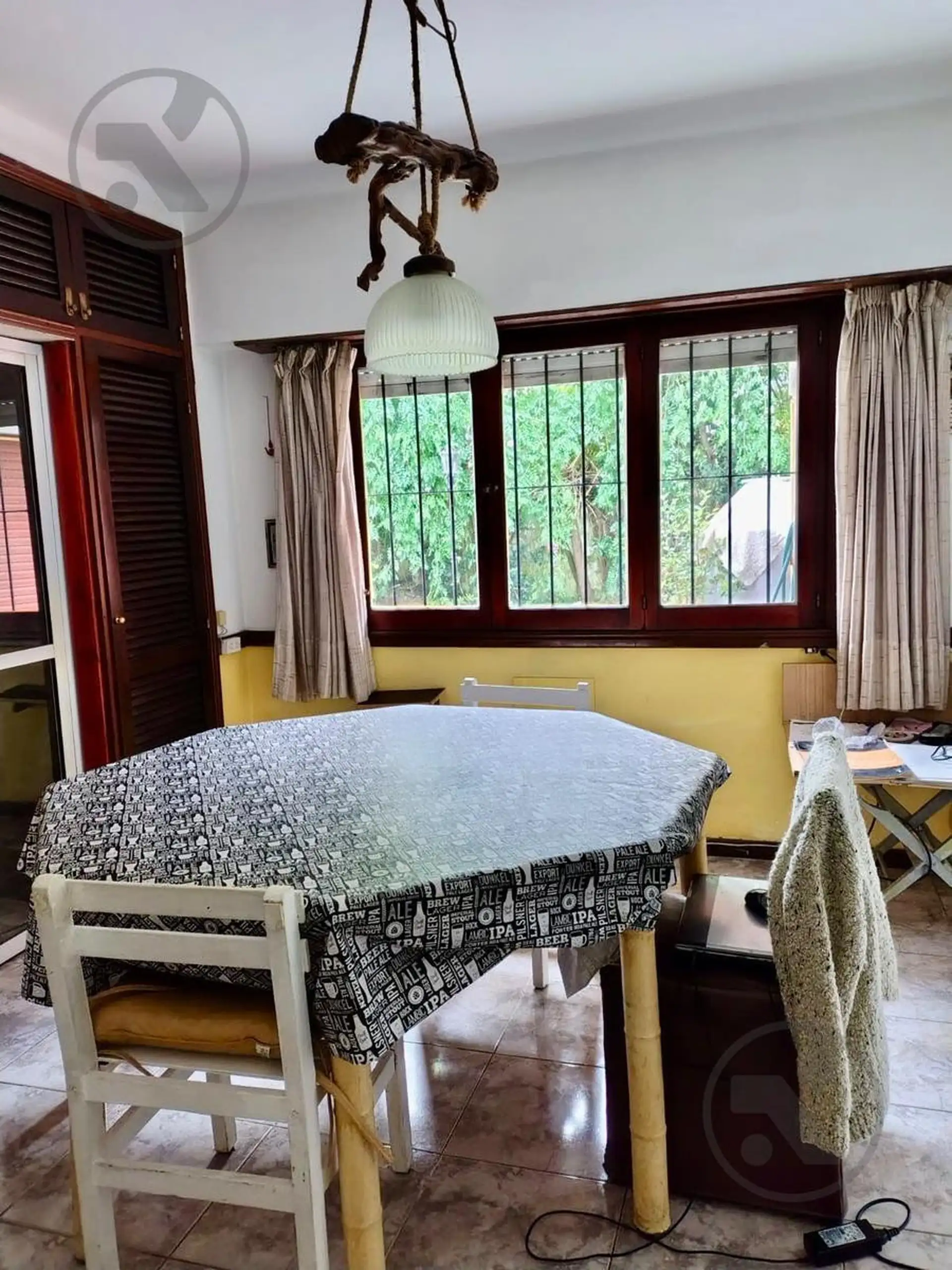 CHALET 5 AMBIENTES EN PARQUE LURO
