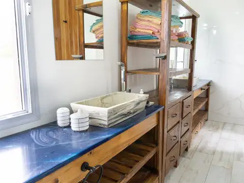 Casa en Venta con 4 cocheras