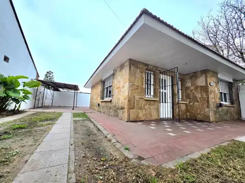 Venta Casa 3 ambientes con parque en Barrio El Gaucho – Mar del Plata