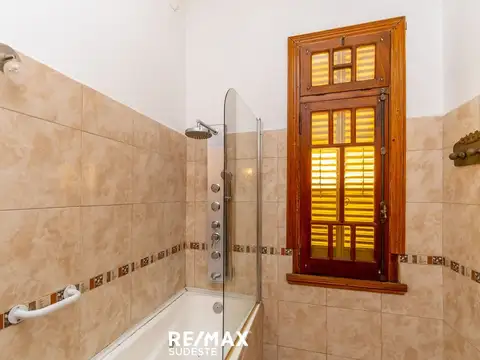 VENTA CASA 4 DORMITORIOS APTO CREDITO CENTRO