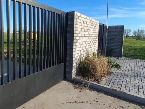 Terreno en  barrio Senderos, 501 y 161, sector cerrado