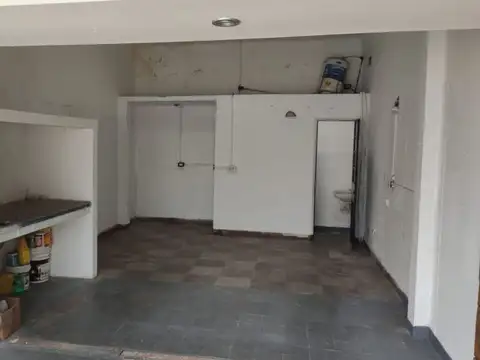 Local en Alquiler en Villa Sarmiento, $ 450.000