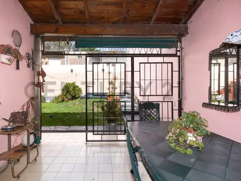 PH 4 AMBIENTES AL FONDO CON PARQUE, PILETA Y PARRILLA. Apto crédito. Permuta