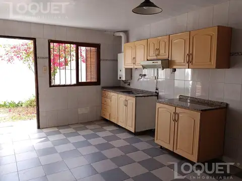 Casa 2 dormitorios en alquiler, planta baja, a metros de Av. Facundo Zuviria