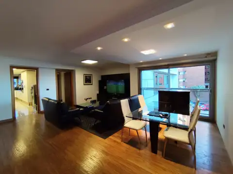 Departamento en Alquiler con 4 cocheras
