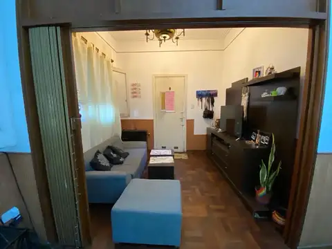 Casa 6 ambientes con 2 baños