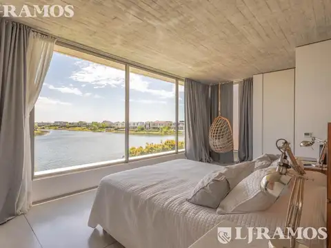 Importante Casa en Venta M Puertos - Gran Laguna con Diseño y Estilo PG