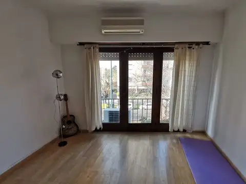 Excelente dpto de 1 amb. 32 Mts. Av. Centenario 1700. Beccar