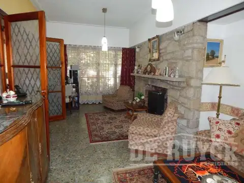 Casa 4 ambientes con 3 baños