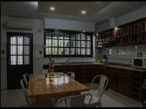 Casa en Venta en Paso del Rey, USD 149.000