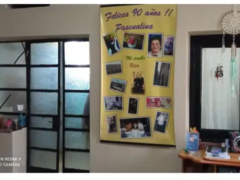 Casa 8 ambientes con 2 baños