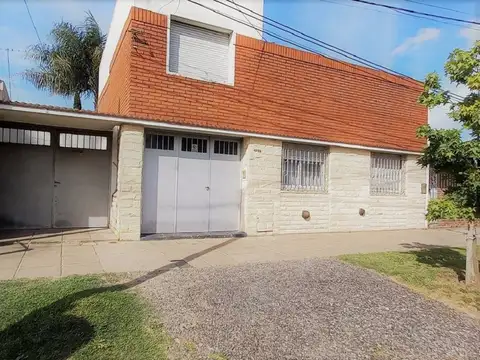 Casa en Alquiler, 2 dorm c/jardín