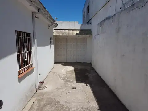 Casa 3 Ambientes Con Garage y Lavadero Zona Gascon y Peru