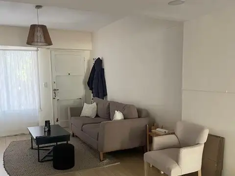 Depto Tipo Casa en Alquiler de 2 dormitorios