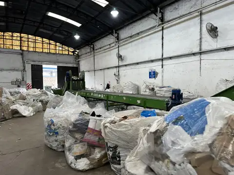 Galpon en Venta 30  mts Fondo