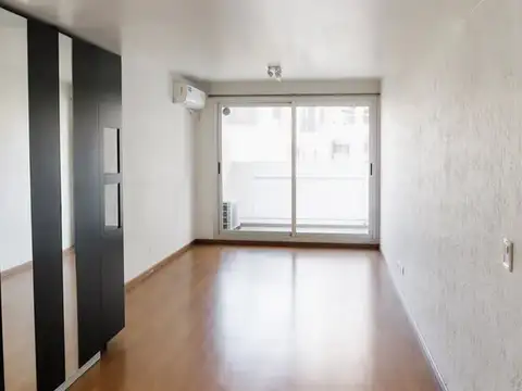 Villa Urquiza Excelente monoambiente al frente c/balcón, cochera fija,  Laundry , parrila,  Yacuzzi, SUM