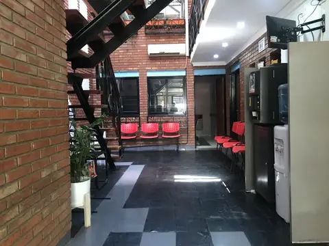 Consultorios equipados, amueblados se alquilan en Clínica Céntrica. Horario corrido. 9 de Julio 1591