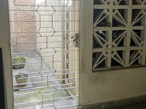 Casa 5 ambientes con 1 baño