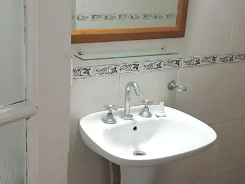 Depto Tipo Casa en Alquiler en Llavallol, $ 600.000