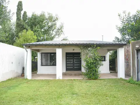 Casa en alquiler en barrio Los Pinos