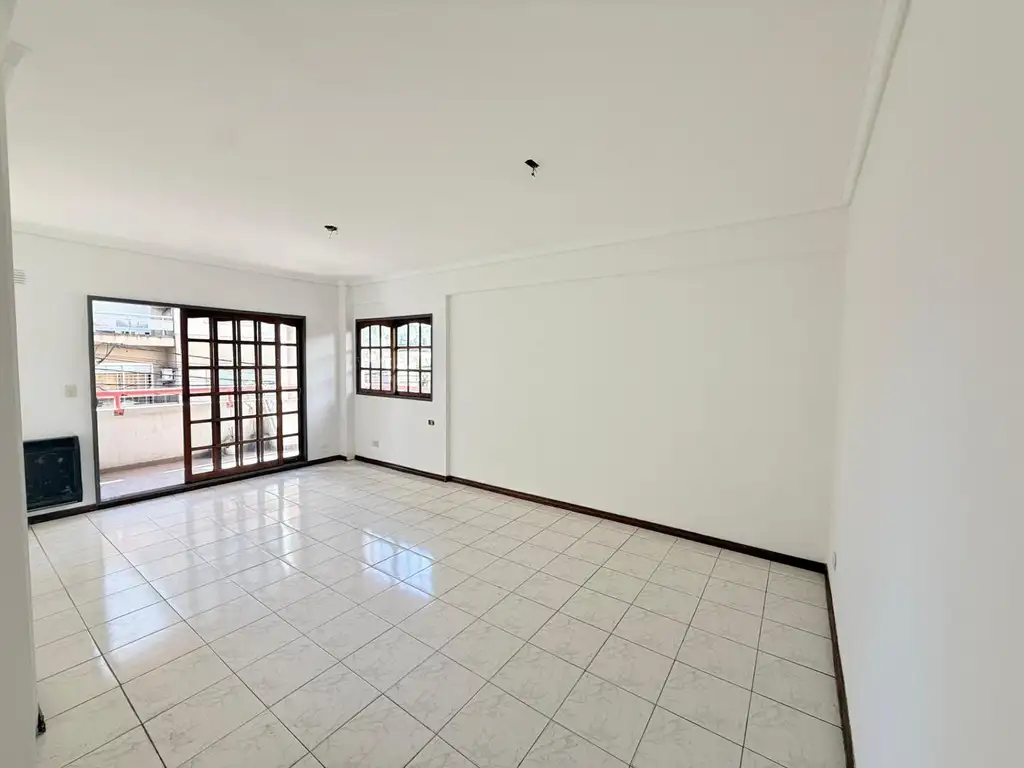 Belgrano 300, Piso 1