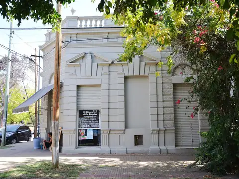Local en venta en La Plata