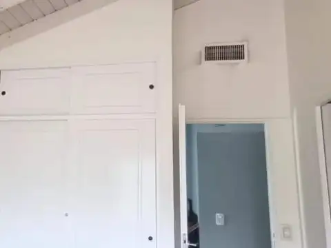 Casa en Venta con 4 cocheras