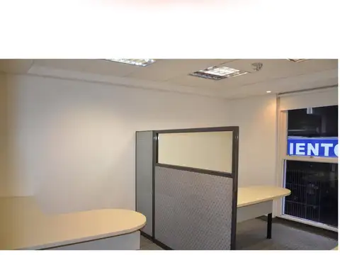 Oficina 11 ambientes con 10 baños