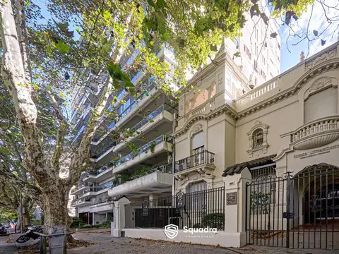 ALQUILER - Casa Patrimonial con 10 ambientes - Zona Centro, Rosario.