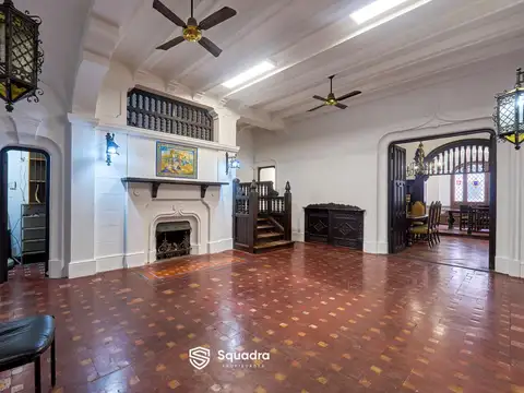 Casa en Alquiler con 2 cocheras